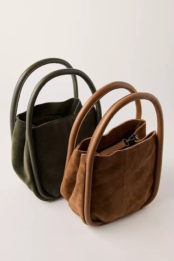 Barlow Bucket Bag in Cognac