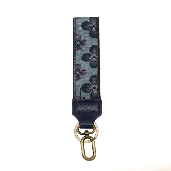 Blue Daisy Keychain - Madison's Niche