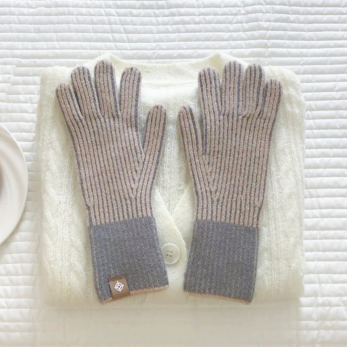 Khaki contrast striped gloves with bold bands and ribbed cuff; warm knit for daily winter wear.