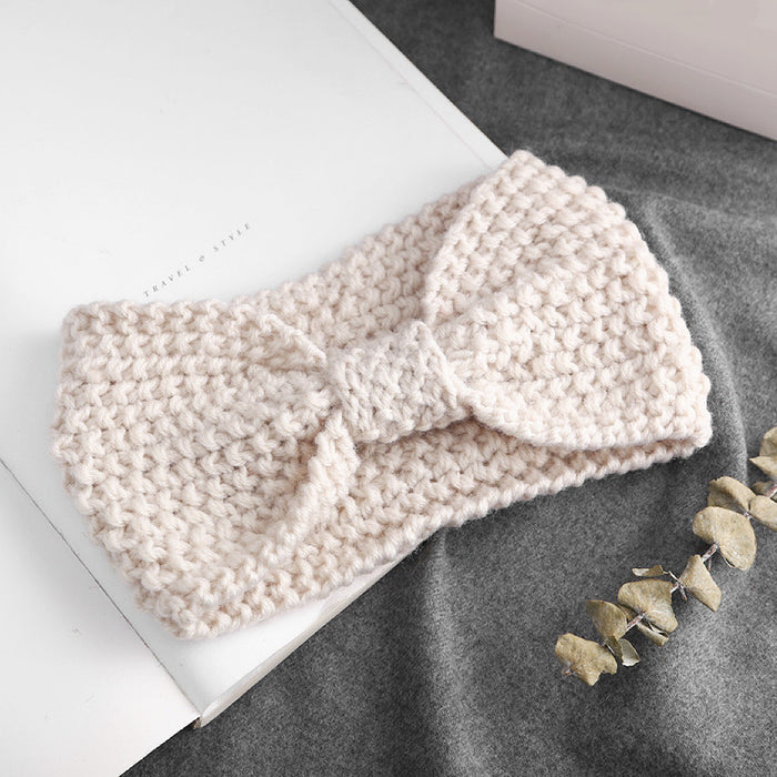 Close-up of Crochect Bow Headband in white, easy for workdays and special occasions.