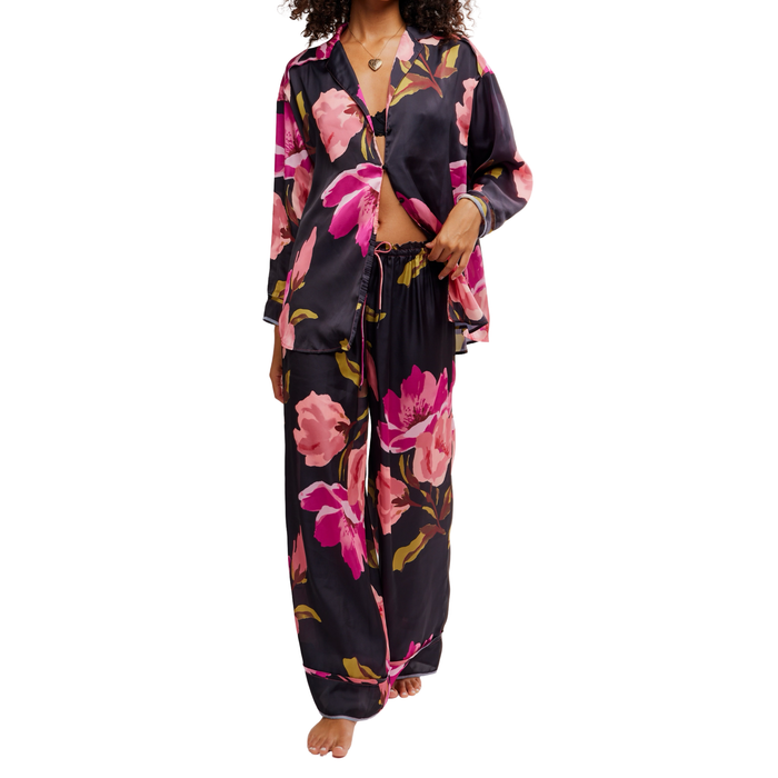 Dreamy Days Pajama Set in Blackend - Madison's Niche