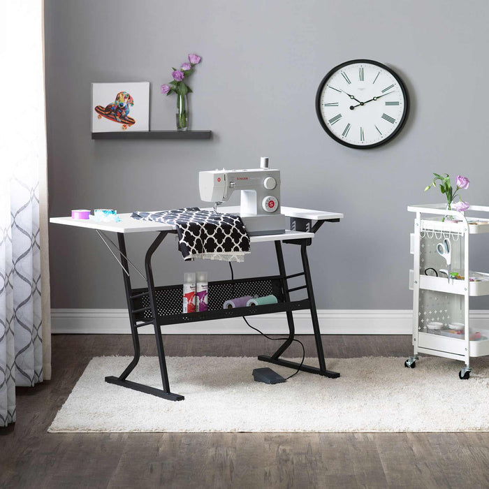 Eclipse Hobby Table Black / White