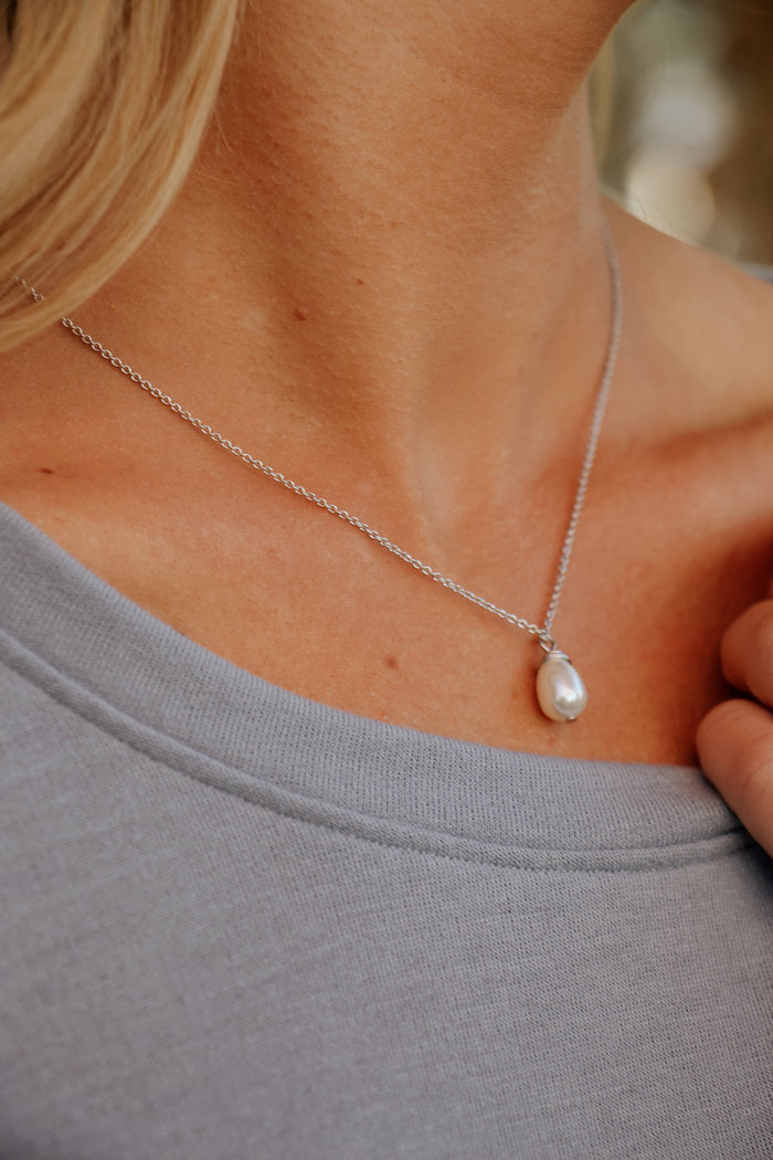 'Find Peace' Necklace in Silver - Madison's Niche