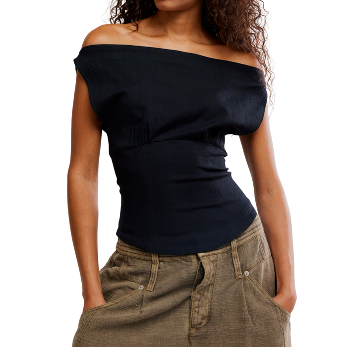 Harper Top in Black - Madison's Niche