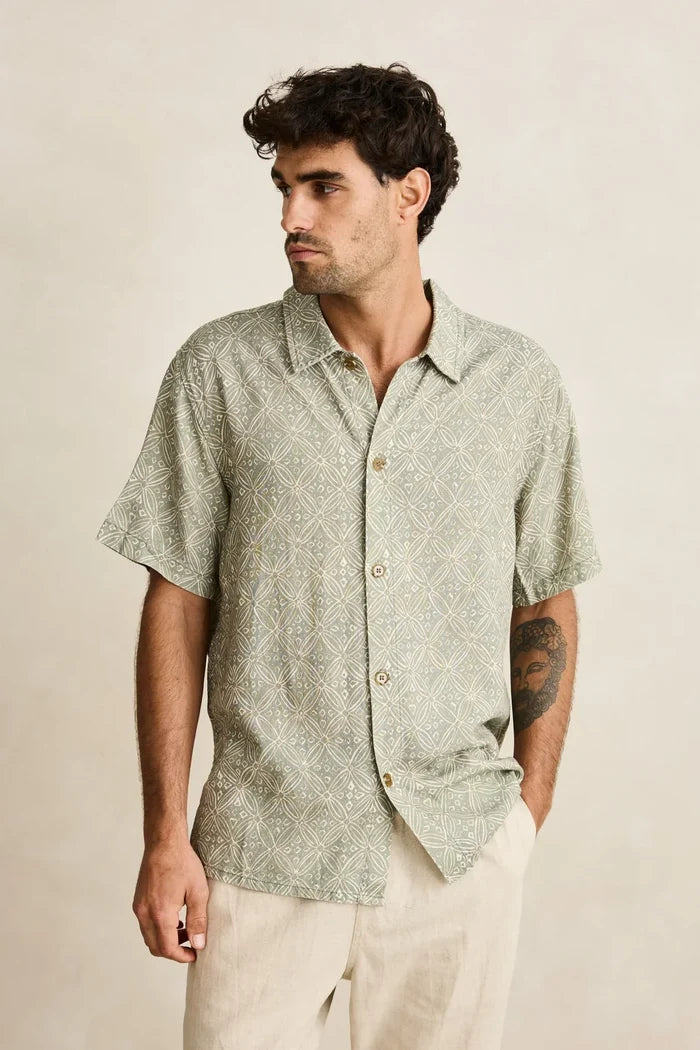Java Short Sleeve Shirt in Olive - Madison's Niche