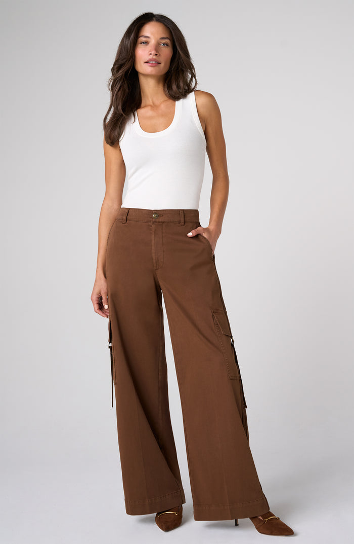 Mid Rise Cargo Wide Leg in Brown
