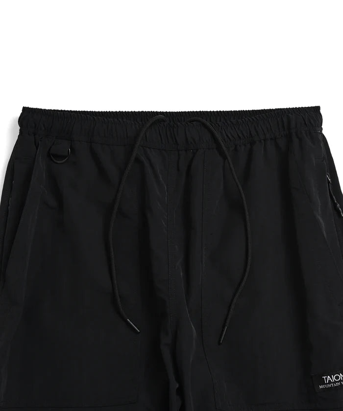 Non Down w Pocket Mountain Shorts- Black