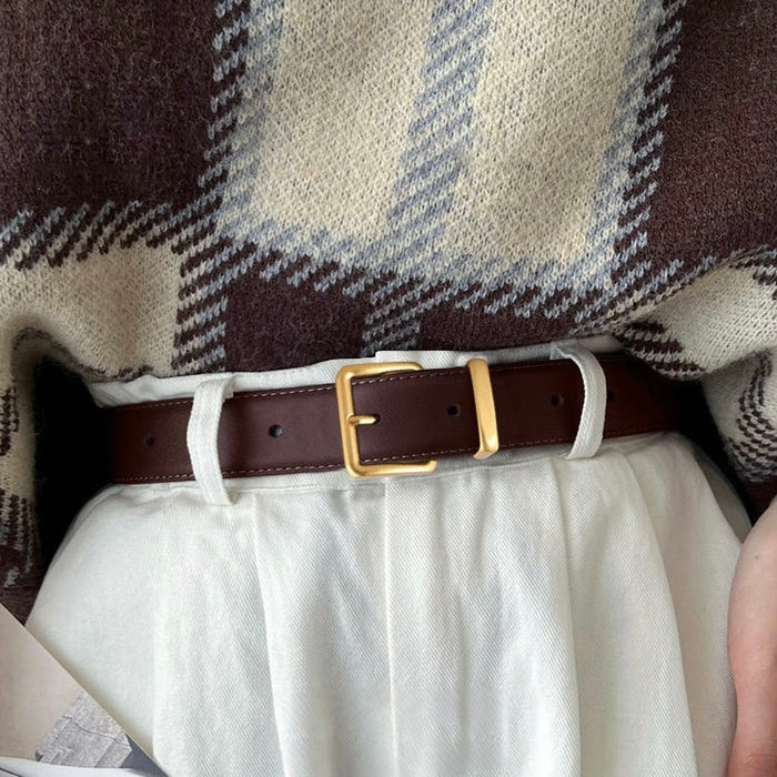 Model wearing the brown belt with a simple square buckle, classic trendy for daily commuting