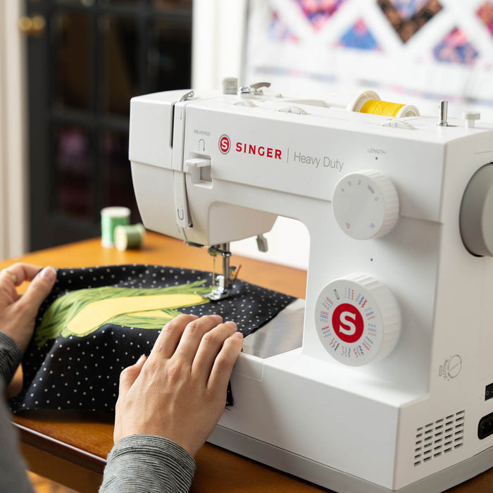 SINGER® Heavy Duty 4452 White Sewing Machine & Hard Case Bundle