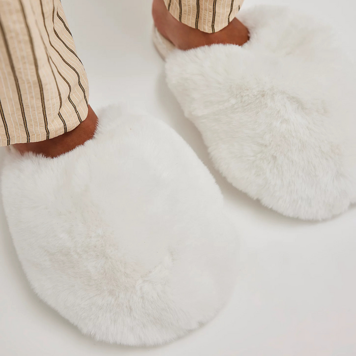 Snowball Slippers in Snow Faux Fur - Madison's Niche