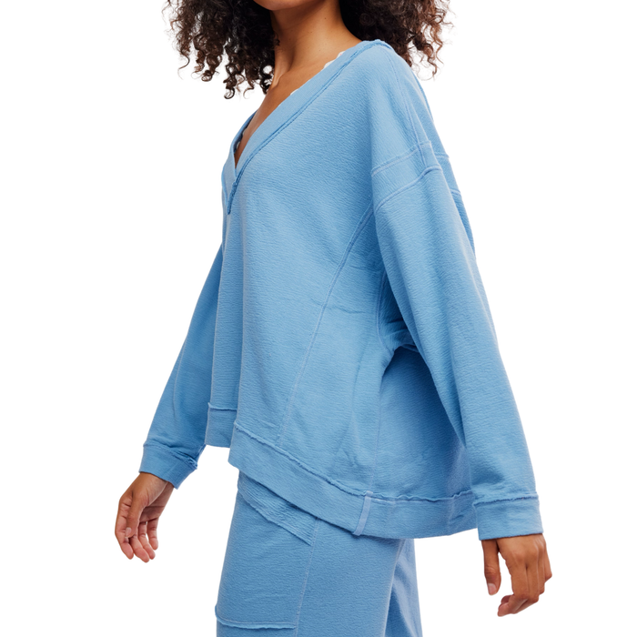 Staycation Pullover in Blissful Blue - Madison's Niche