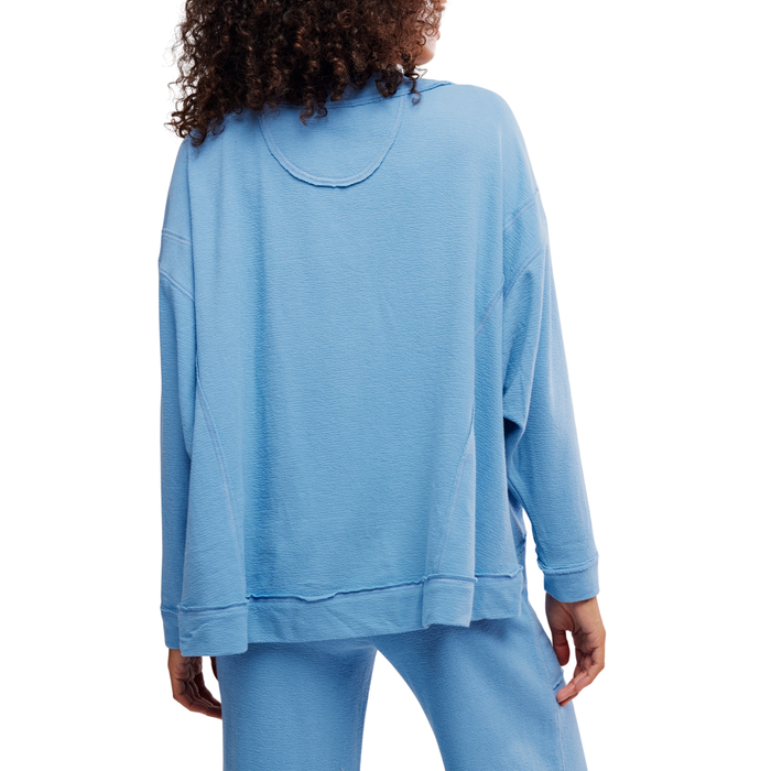 Staycation Pullover in Blissful Blue - Madison's Niche