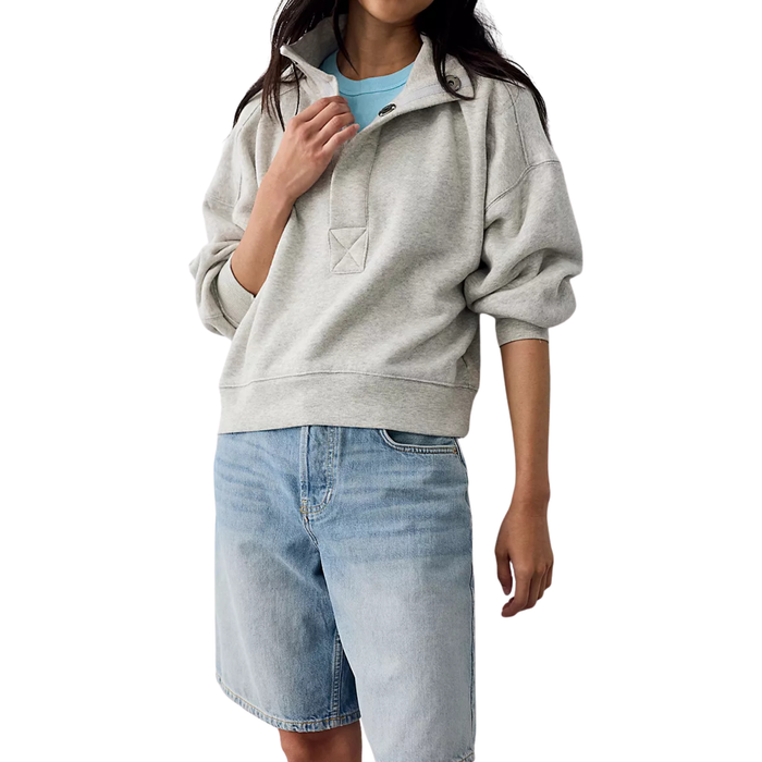 Timeless Pullover in Grey